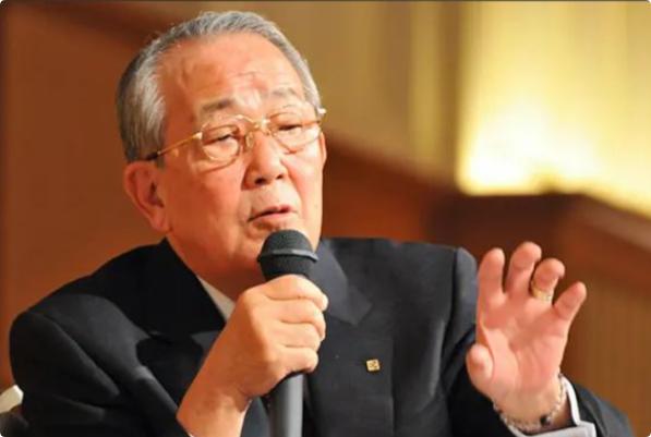 稻盛和夫说：“没有人愿意帮助一个没有价值的人，所以无论任何时候都需要经营好自己，