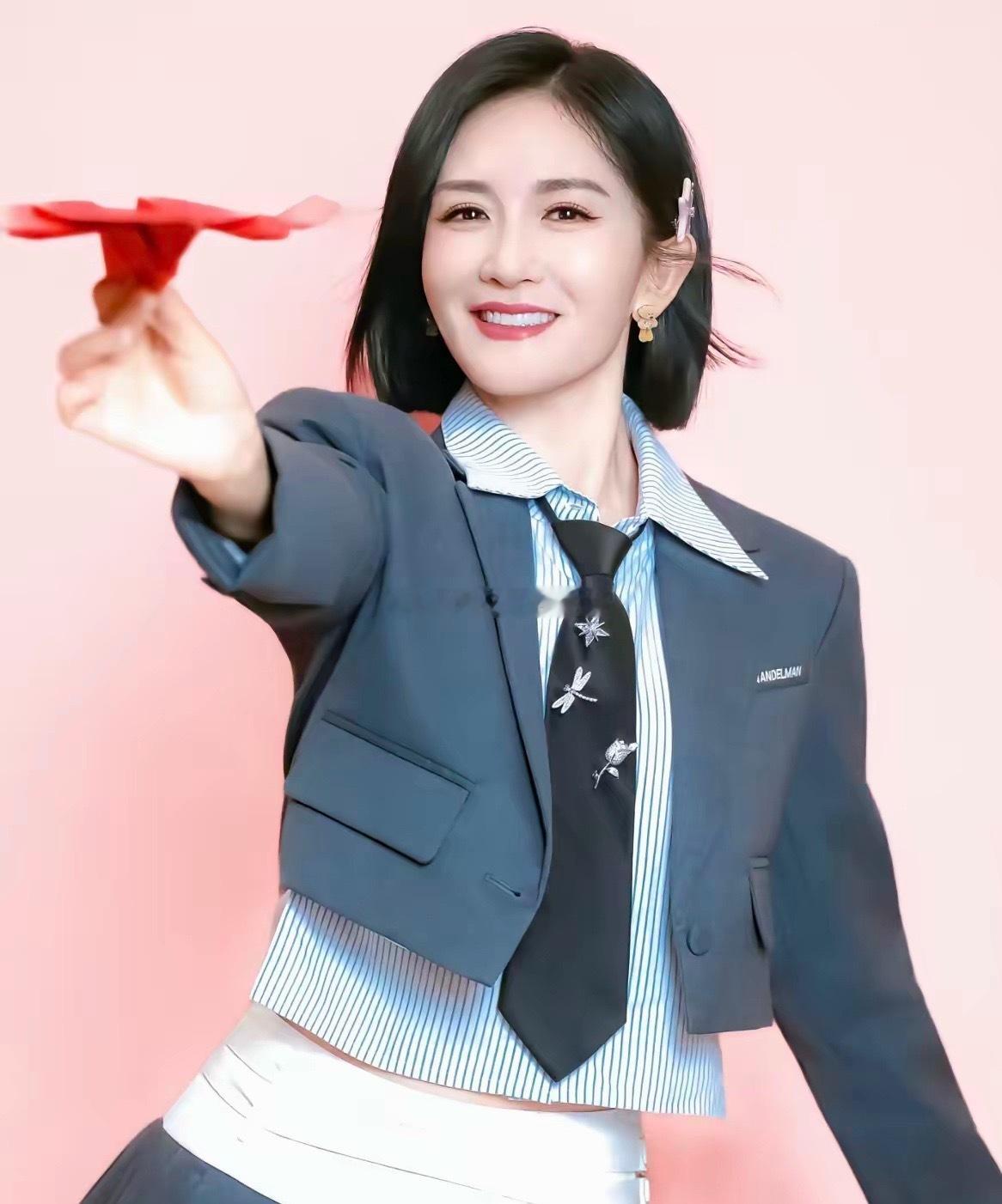 看完谢娜上海的账单，我瞬间不想看她演唱会了。思南公馆一年物业费三四十万，俩娃读国