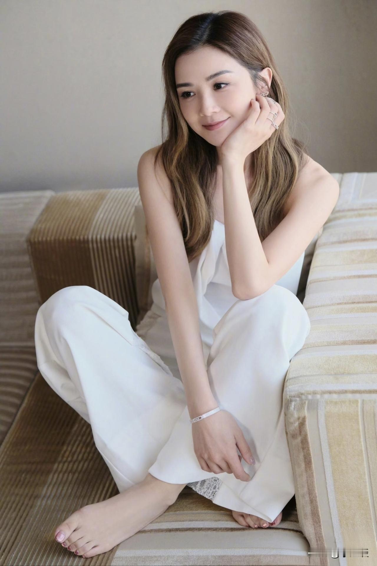 我那个结了婚的闺蜜跟我说，阿sa真的很会挑男人，她找了个健身教练当老公，以后会越