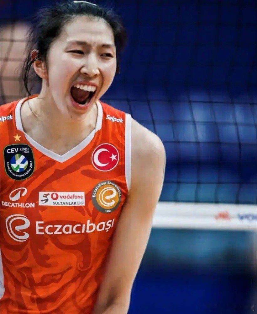 吴梦洁还没说要出国，土超球迷先坐不住了！土超伊萨队没了博斯科维奇攻击力下滑，球