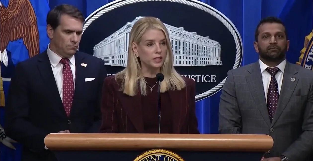 爱泼斯坦涉及总统的内容将被删除司法部长帕姆·邦迪表示，完整且未经删减的爱泼斯坦