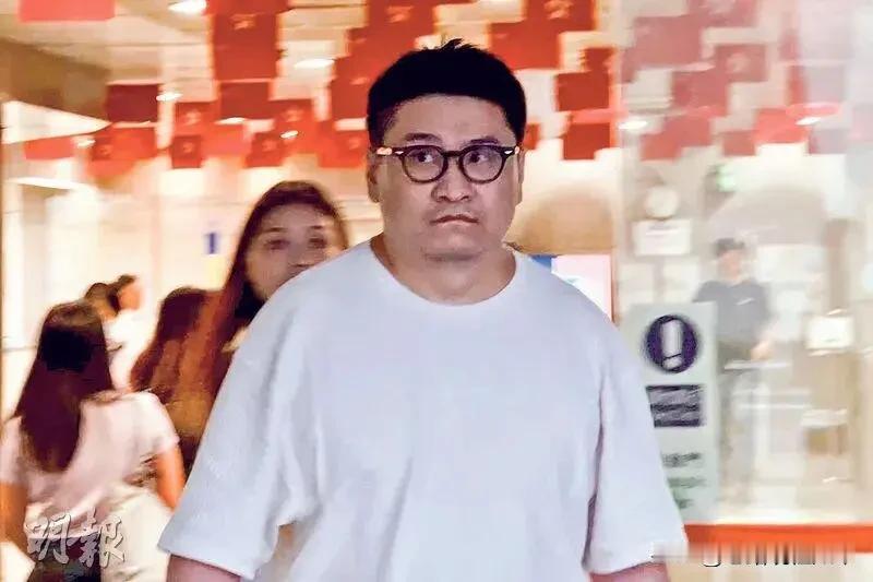 真判了，大快人心！武汉原监委高官之子香港洗钱6400万，获刑6年9个月，但这还不