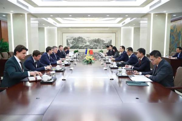 乌克兰，来找东大了！​央视新闻客户端12月19日报道，12月18日，乌克兰第