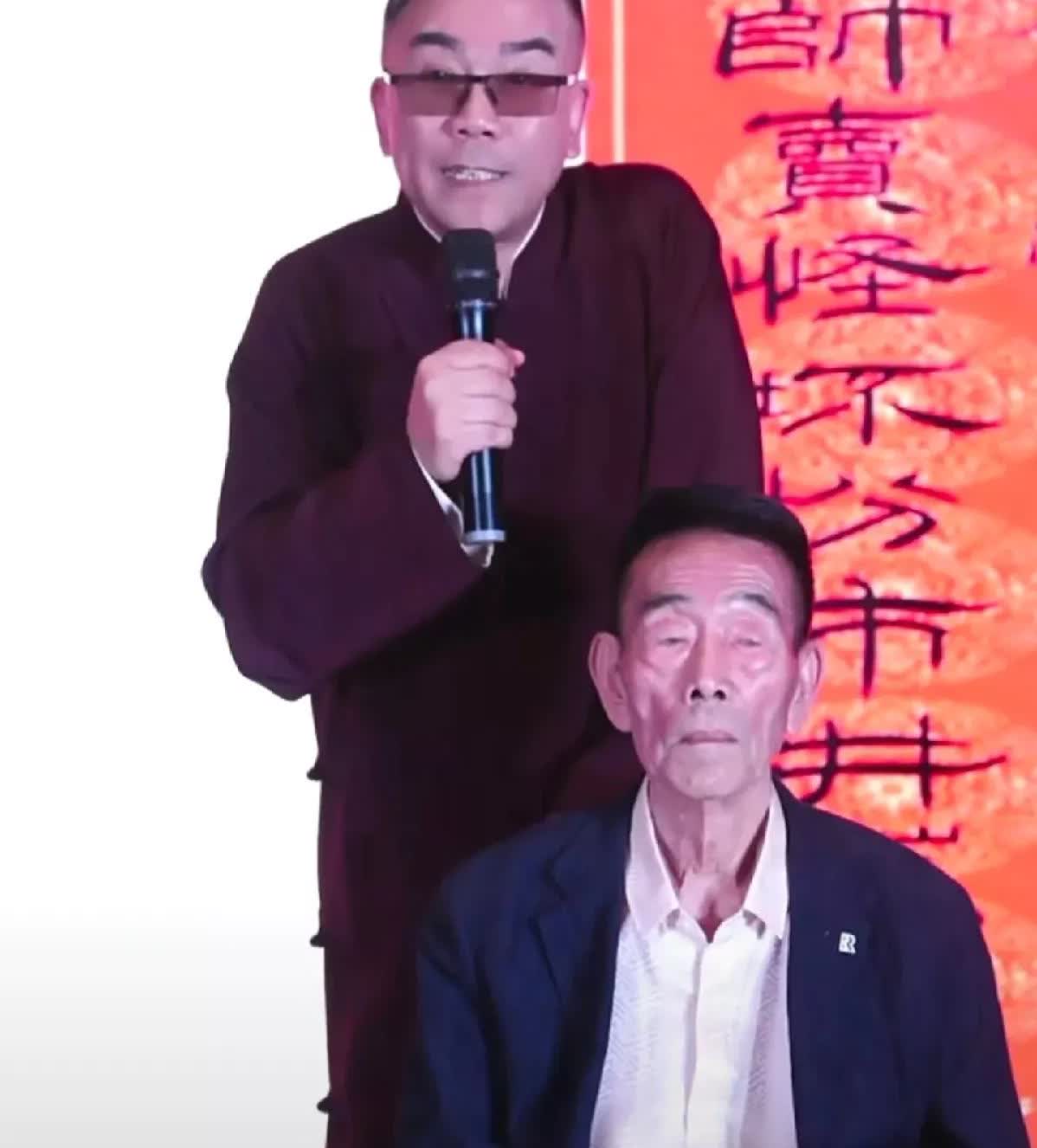 杨议拍杨光的时候曾说，我心疼我爸爸呀！这个岁数了跟着我们拍戏，老爷子没有那么