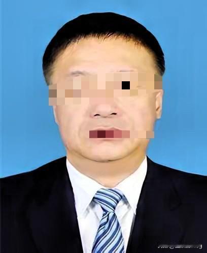 谁懂啊！呼市二中老校长郭炳胜被查，半生教育生涯终成讽刺！从教师干到校长，再到