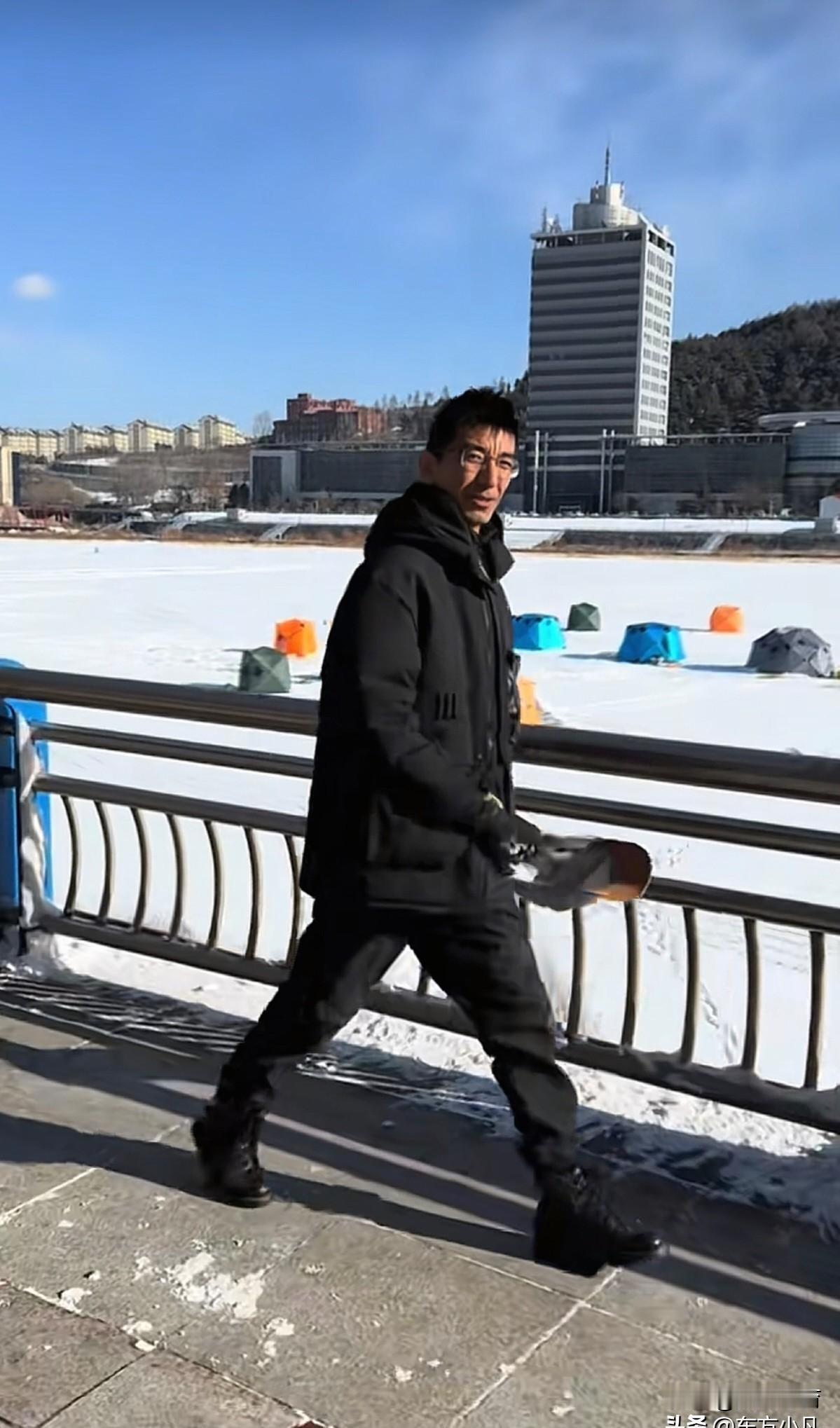 创始人离开，从来不是坠落，而是撕掉标签的开始。东方小孙的账号，一夜之间只剩“孙