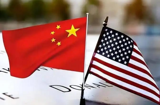🌞新加坡资深外交家马凯硕怒斥：当西方正在全力绞杀中国的时候，你们统统闭嘴不