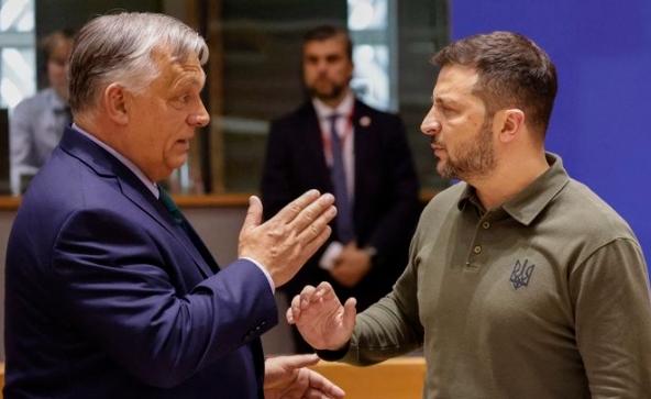 一名乌克兰情报官员逃到了匈牙利，爆出内幕：从2025年11月开始，泽林斯基每周给