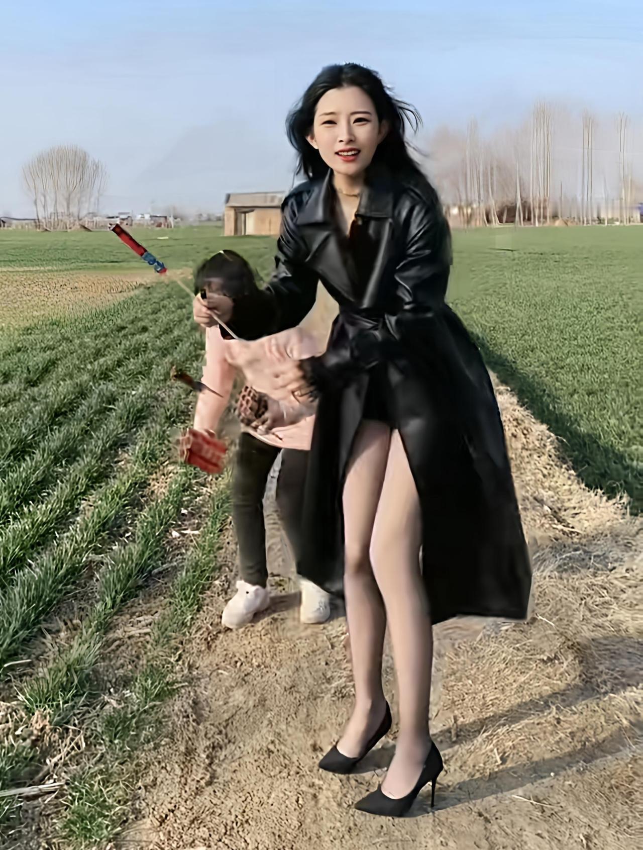 有哪些好看的高跟鞋值得推荐在田野上放“二踢脚”的女孩！