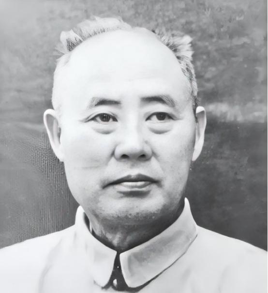 作为新中国的水利部长，傅作义不吸烟，不喝酒，平时吃饭力求节俭，严格按照中央的标准