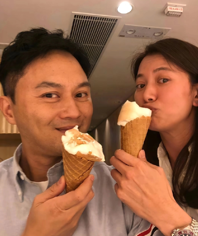 终于明白，张智霖舞台表演后为什么泪崩了，不是因为他失误了，也不是粉丝骂他了，