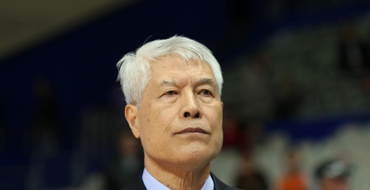张镇麟的家庭背景真够硬的，和中国篮坛泰斗人物蒋兴权都能挂上，蒋兴权有着“