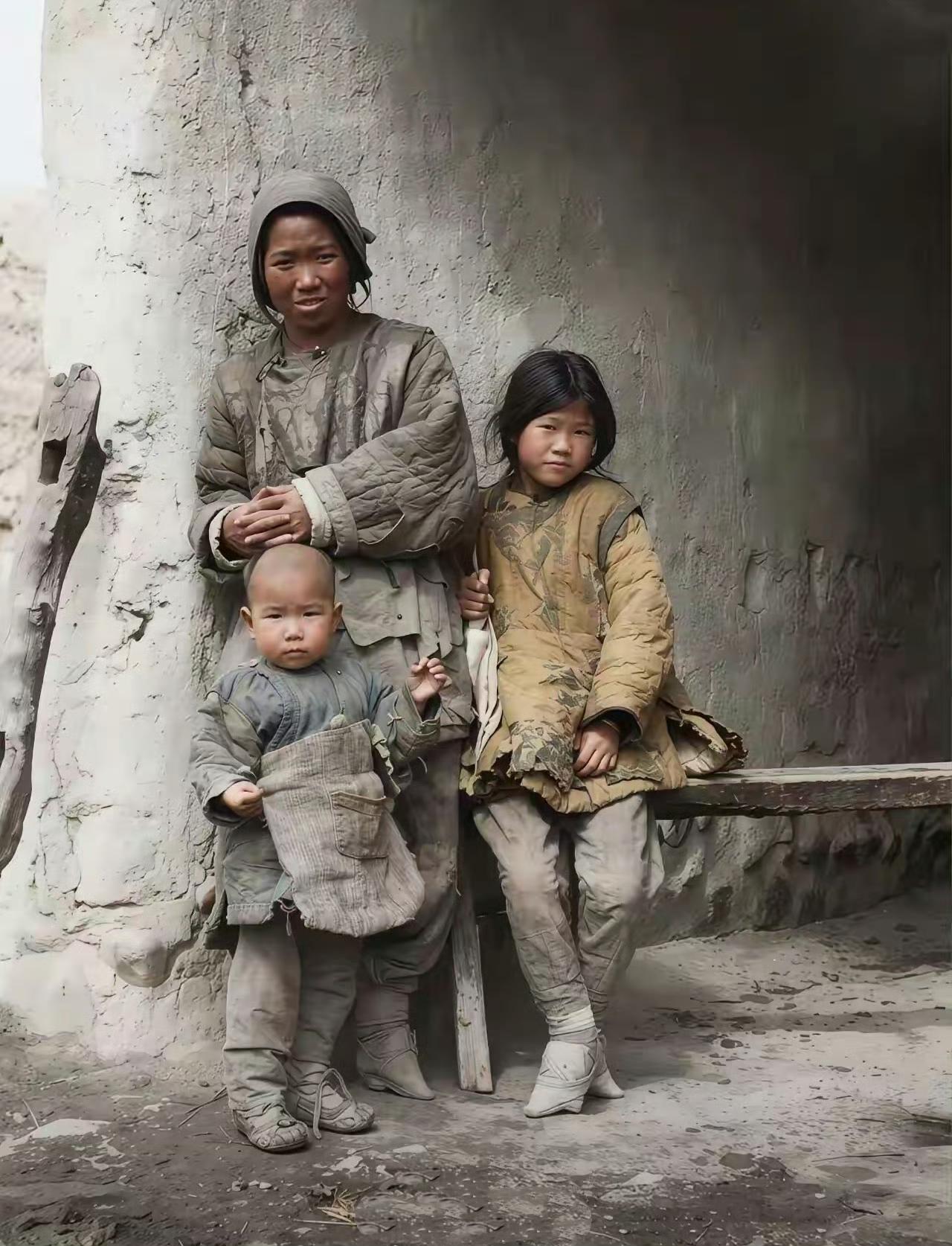 1910年，陕西乾县，晚清的中国人。 真实的历史老照片，并非剧照。
