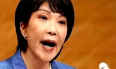 就在中日关系愈演愈烈的时候，一个诡异的现象发生了，现在不仅是美国在给咱们“递刀子