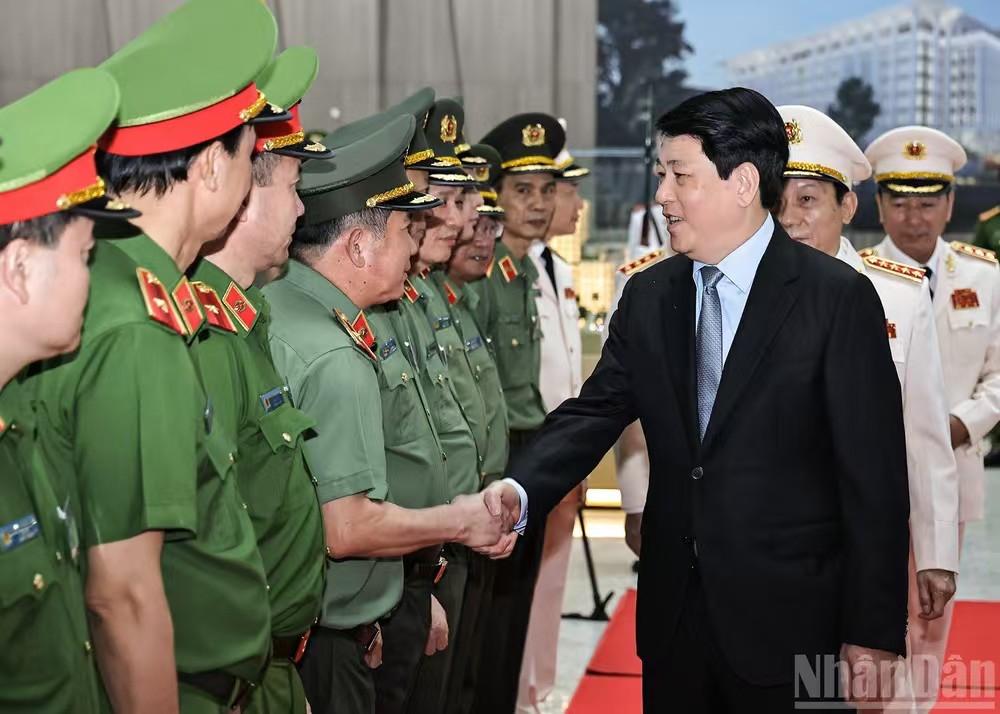 非常罕见！苏林缺席越南公安党委、公安部2025年上半年工作总结会议。越南四驾马车