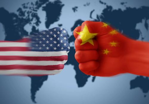 中国为什么提前跟美国摊牌呢？主要的原因是，中国想要的，美国不给；美国盯着的，中国