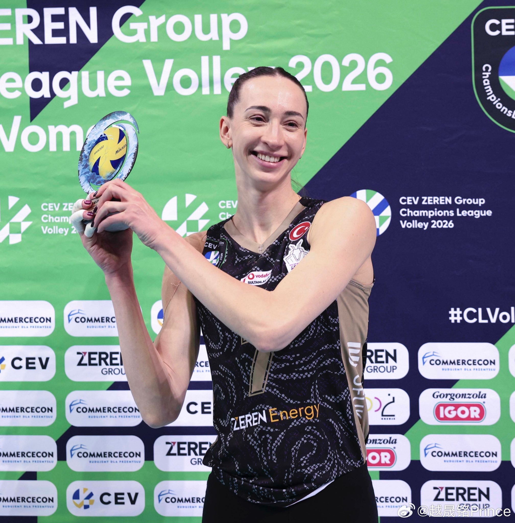 ⚔️欧冠女排小组赛第4轮D组，科内利亚诺同组主要竞争对手泽仁体育，客场直落三局