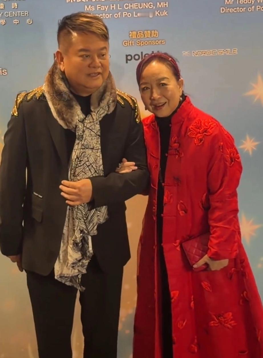 这是真男人！一个瞒了46年的谎言，最近被陈百祥自己戳破了。他跟黄杏秀的“丁克”