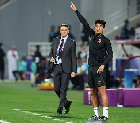 媒体爆料前国足首席助教郑智有望出任西海岸主帅！此前西海岸主帅邵佳一出任国足主帅！