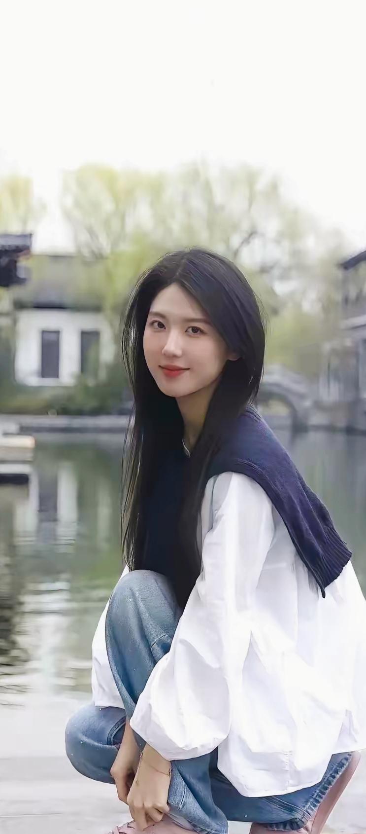 在江南水乡的静谧中，感受时光的慢悠悠。