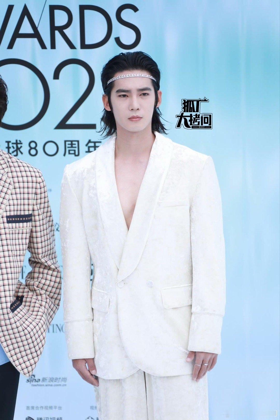 ELLE红毯第一波生图袭来！于适、代露娃、邓恩熙、蔡文静、梁咏琪、易梦玲、任豪、