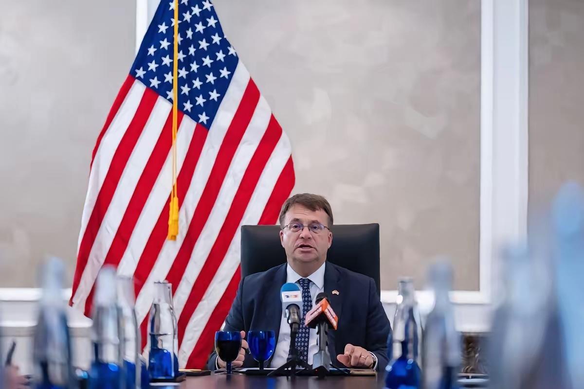 美国驻马来西亚大使卡根威胁马来西亚：不允许你们加入金砖。卡根：我们尊重、承认你