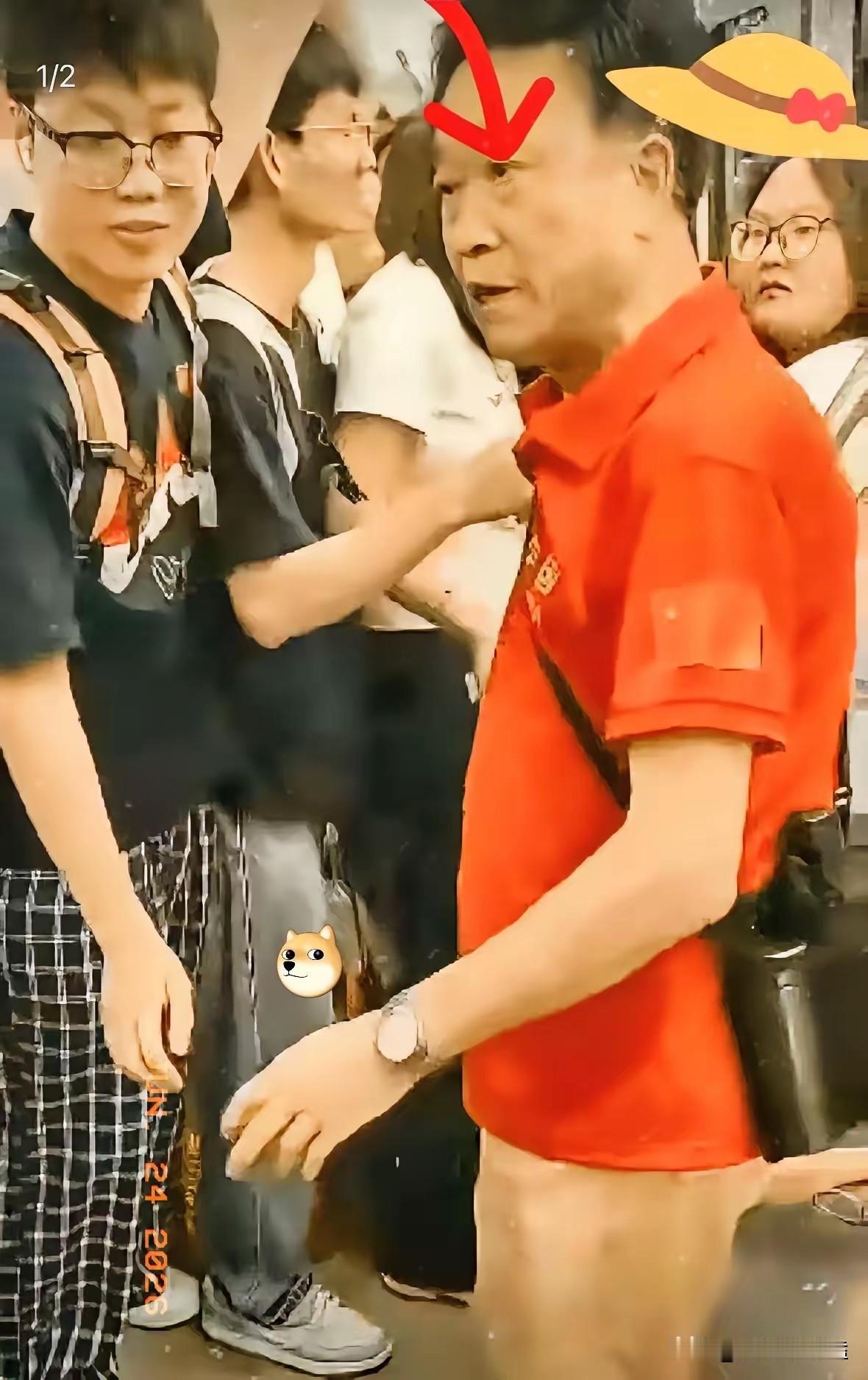 成都地铁这回总算硬气了一把，6月22号那份通报看得人心里舒坦。那红衣大爷拿着热水