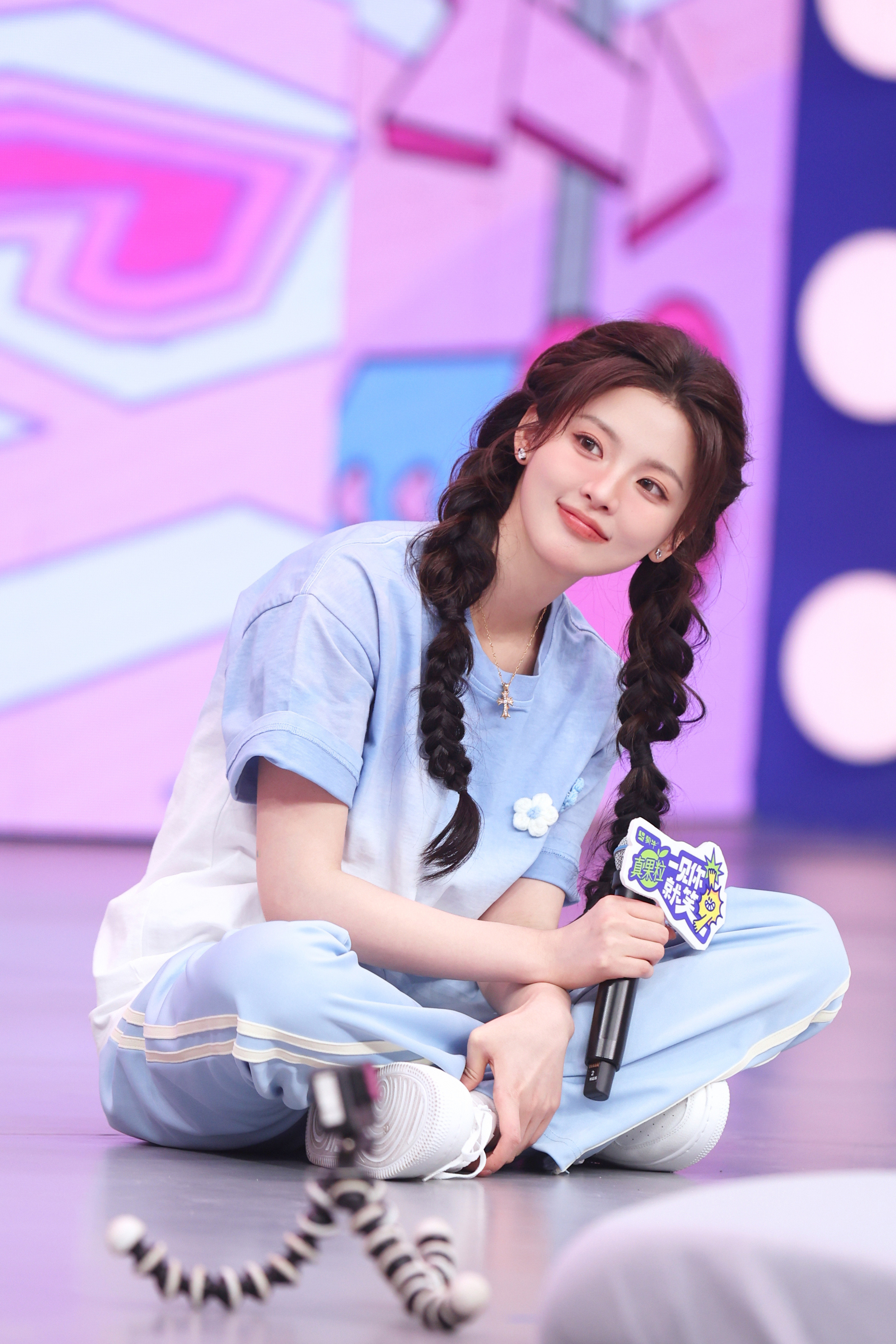 杨超越中国有自己的张元英杨超越在复制粘贴的时代，你是手写的诗