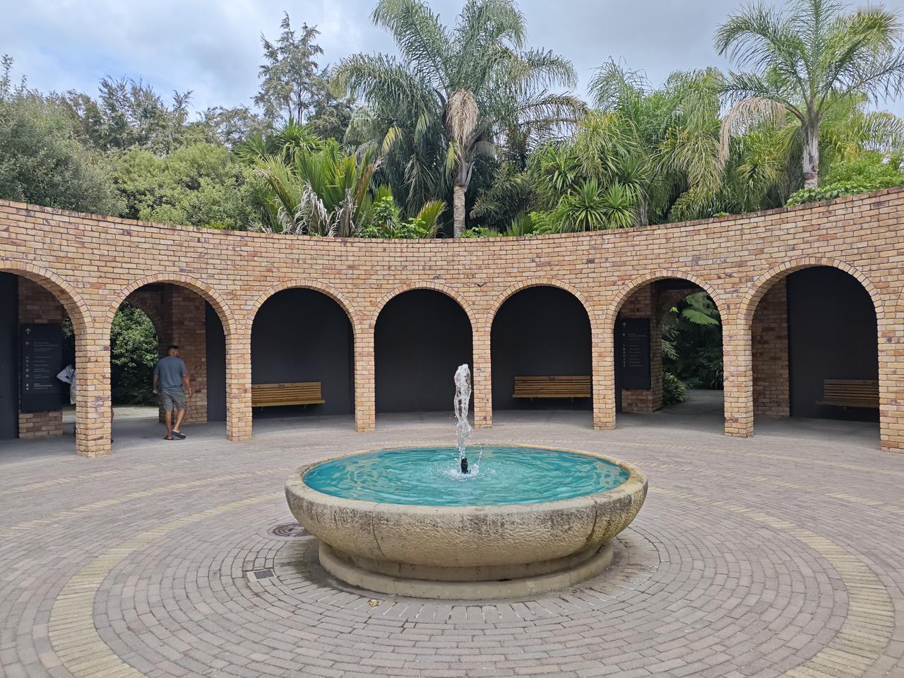 汉密尔顿的“世界之窗”从陶波湖回来，路过汉密尔顿，女儿说这里也有一个“世界之