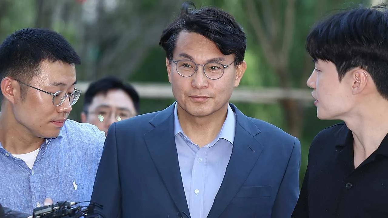 当初，狂言：罢免尹锡悦将让宪院化为灰烬的尹相现议员一脸憔悴的出现在金建希特检