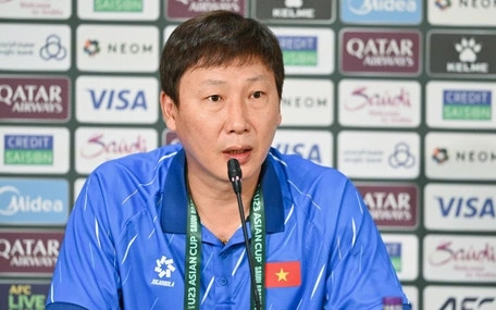 打服! 越南U23主帅: 中国足球进步明显 未能适应他们的首发调整