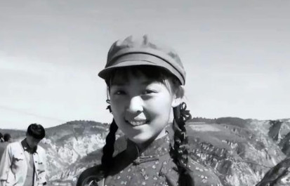 1969年，知青张梅香被公社副主任黄书良叫到办公室。从身后抱住了张梅香，嘴里念叨