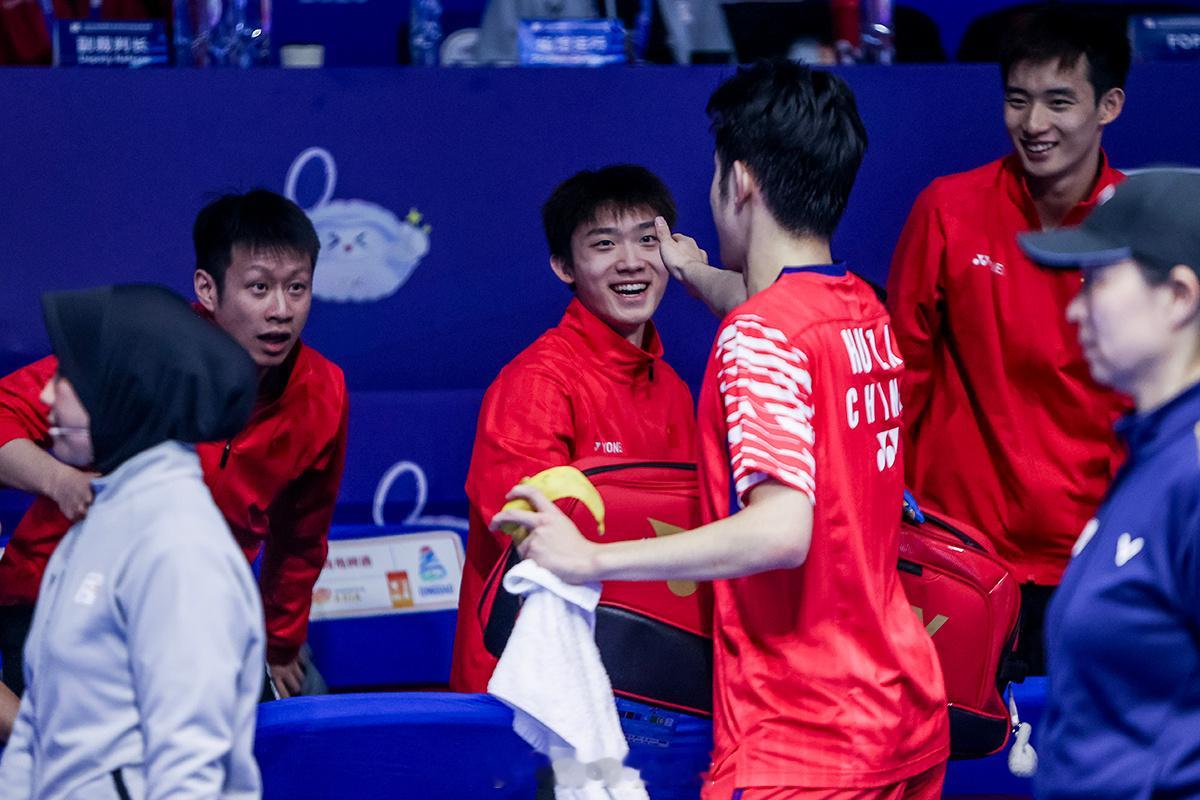 胡哲安：漫长的最后一分0比2时刻上场，对小胡来说是压力也是动力，他说，在局末20