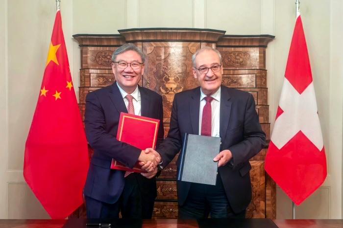 中瑞自贸升级谈成，瑞士对华出口99.8%商品将零关税，欧美压力上来了！8月20日
