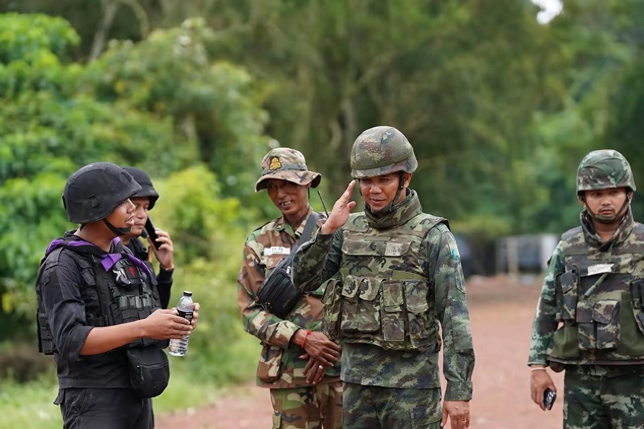 *泰国柬埔寨打架，理论上来说这都属于我们的势力范围，也应该由我们来调停，但是我们