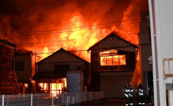 11月20日，日本突发全国性断网，大分市出现大规模火灾，日本网友直呼：“中国打过