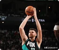 开拓者队内地位最稳的4个人:1、中锋克林根，今天首发27分钟，就8投5中，三