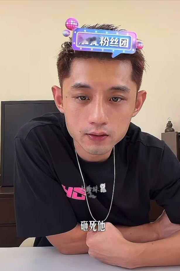 张继科一共公开评价过他三次，最恨一句话是：“林诗栋的天赋，比我都好”。2025年4月（林诗栋世界杯决