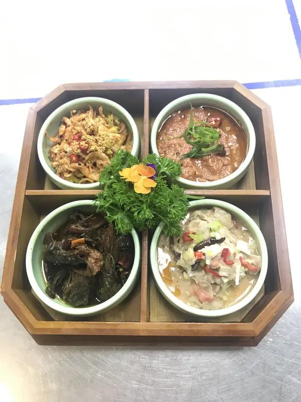 我也超爱中餐！中餐品类丰富到让人惊叹，八大菜系各有千秋，烹饪方式更是五花八门，爆