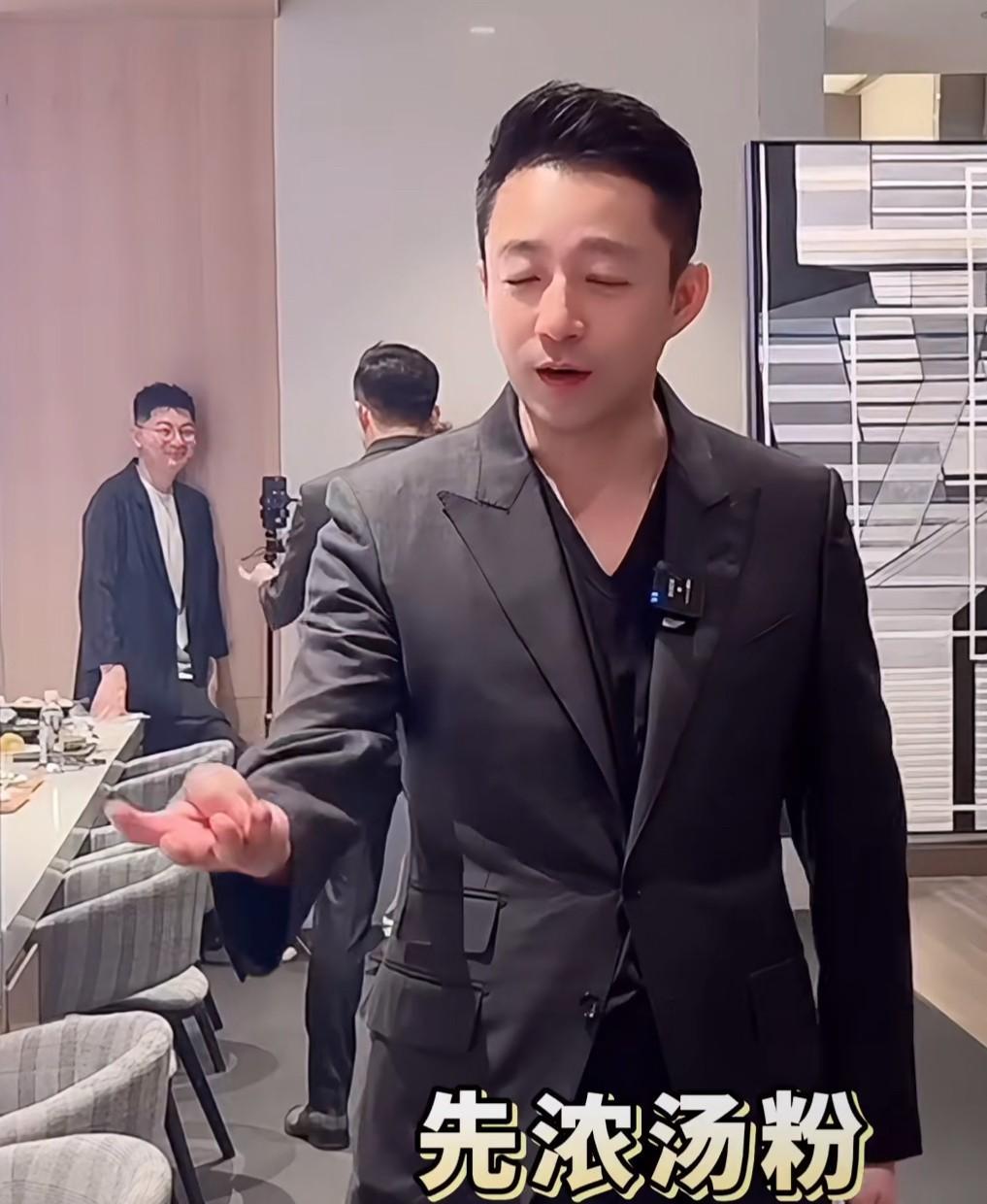 这一段看一次笑一次！汪小菲吐槽马筱梅，看似是在无奈抱怨但这一脸的笑意是怎么回事
