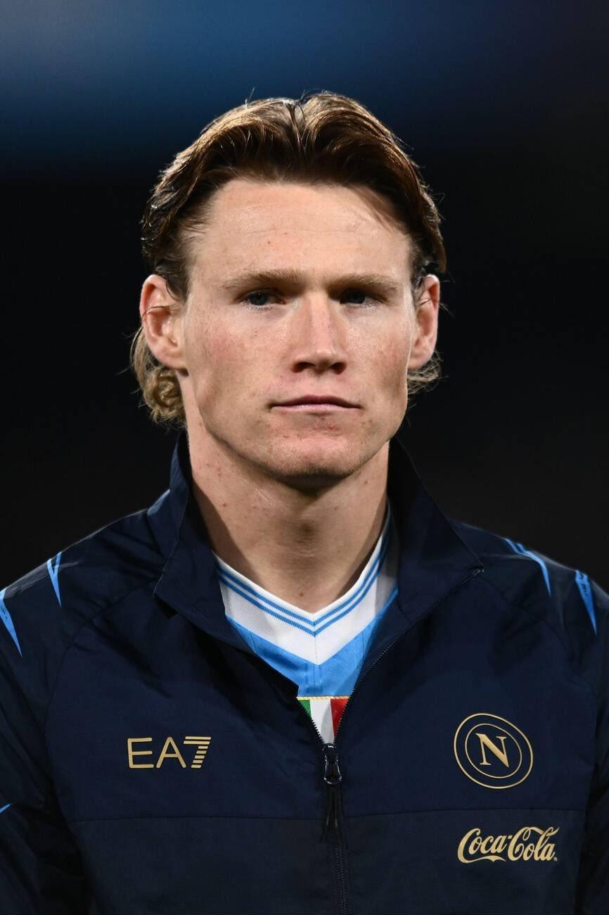 麦克托你奈称赞了卡里克在曼联的战绩：“迈克尔·卡里克人真的非常好，我对他充满了敬