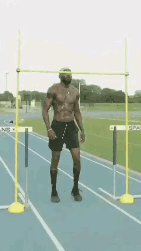 这弹跳力也太夸张了吧！！！