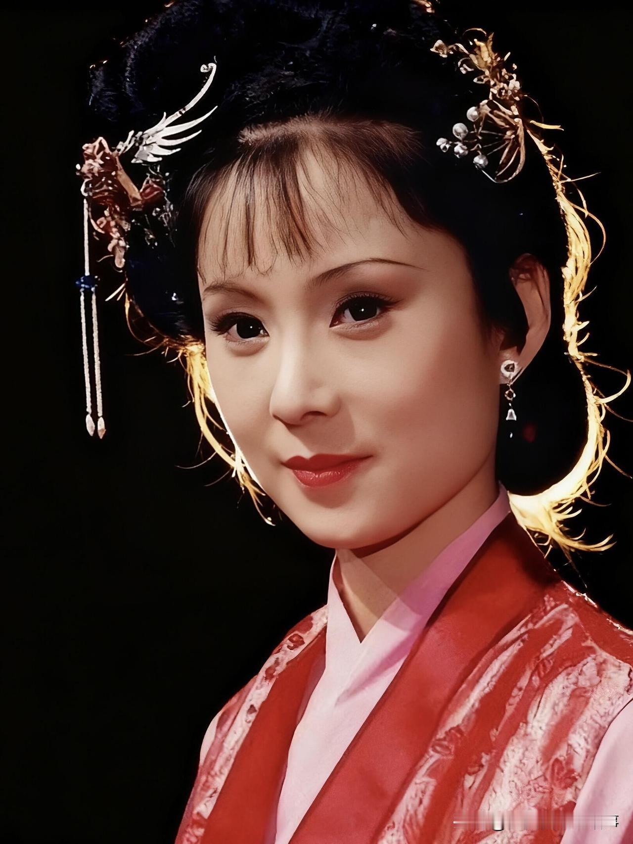 87版晴雯的定妆照，瞬间又被代入到安雯（原名张静林）的演绎戳中——这哪是演晴雯，