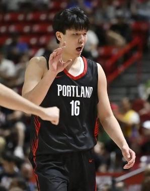 没人敢说实话！杨瀚森的可怕之处，根本不是防守和篮板！很多人都想不明白，国内