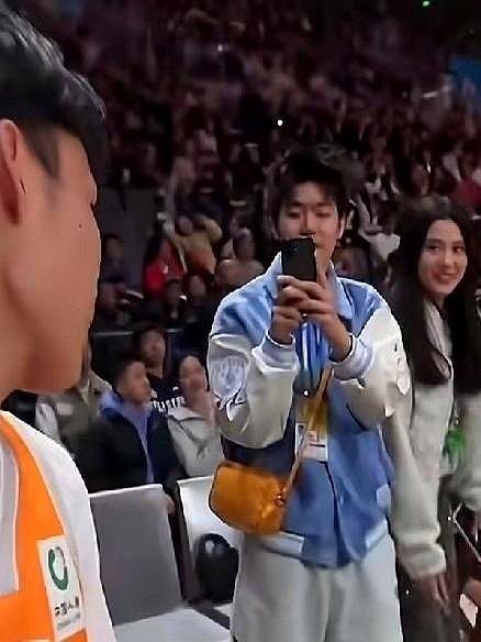 徐杰拿了两届技巧赛冠军，这次零失误全中三分，居然输给16岁女高中生，预赛直接出局