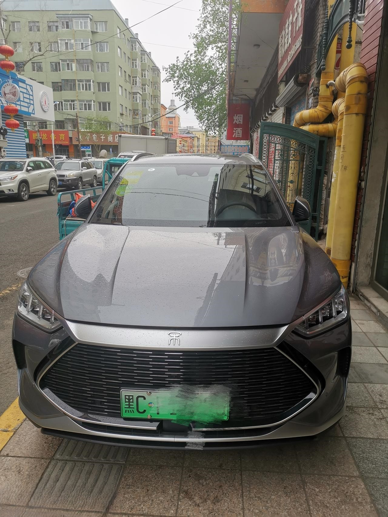 比亚迪宋plusdmi用户感受提车一周开了500公里左右，个人对这台车很满意也