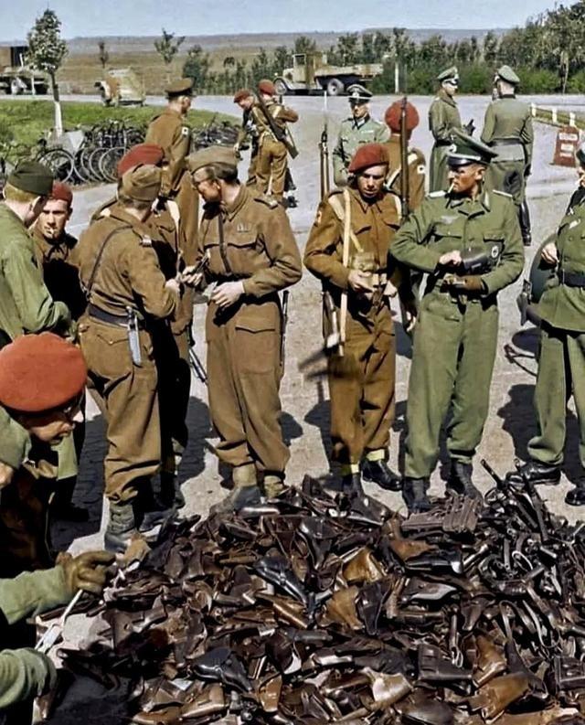 二战一打完，美国大兵从欧洲往回撤的时候，帆布筒和背包里都塞满了东西。二战结束后