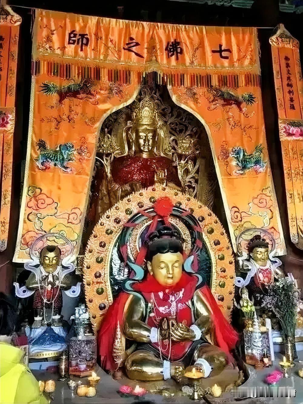 殿堂里的“七佛之师”！看懂这尊文殊，才懂什么叫“菩萨之首”🙏一抬头看见殿