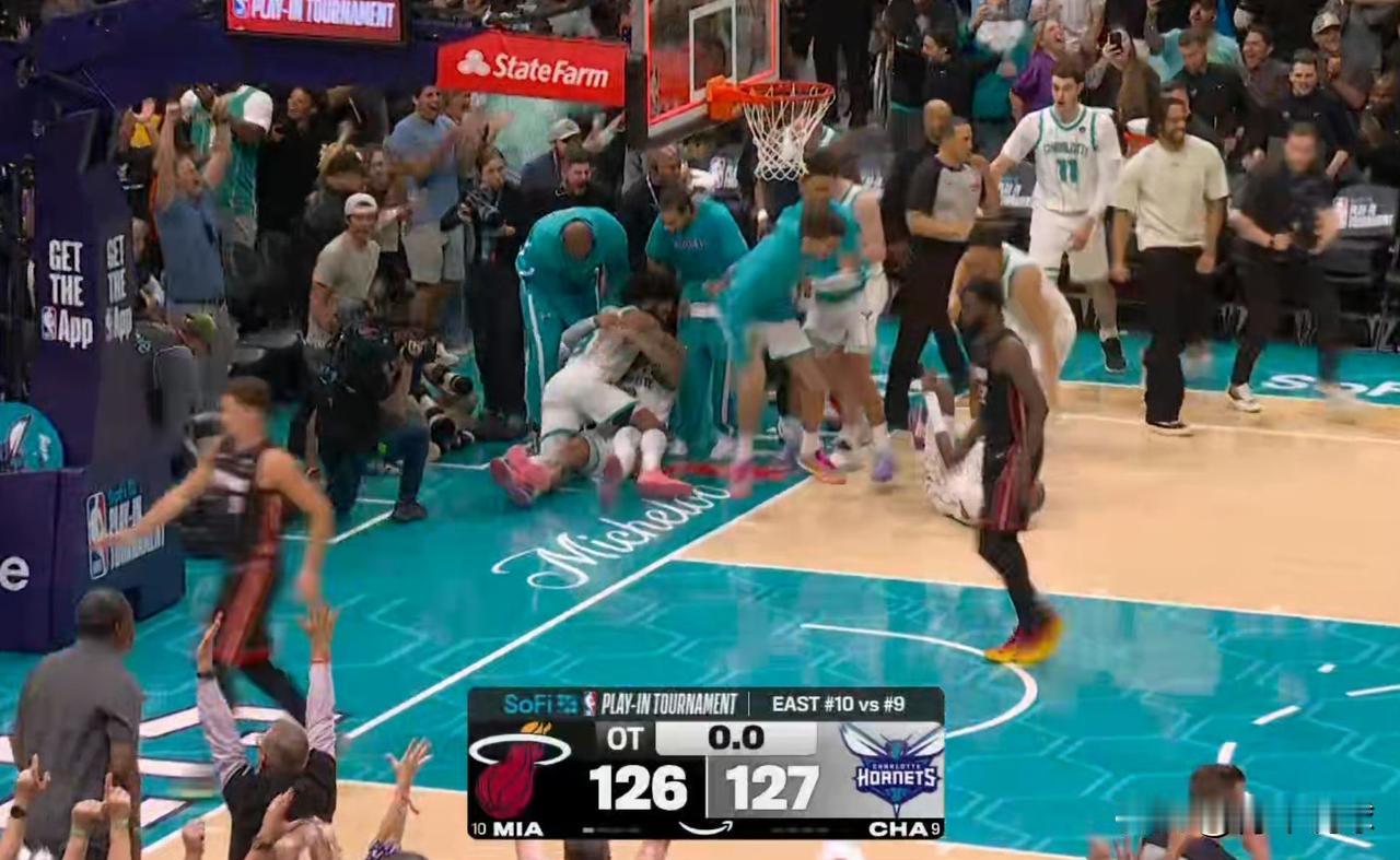 神剧本！黄蜂队拿下了胜利！加时赛最后30秒，热火队在落后5分的情况下由希罗连