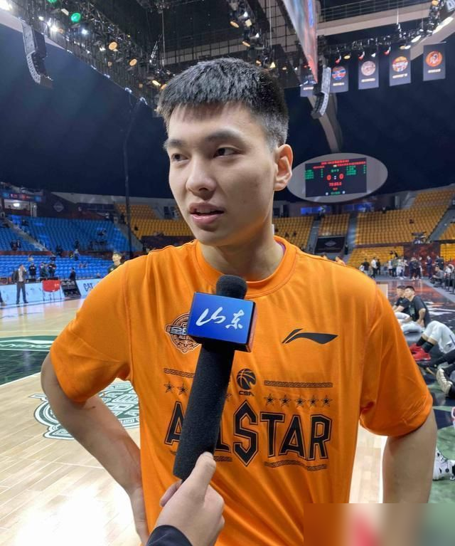 山东男篮本土后卫陈培东大概率要和三分射手许梦君、陶汉林接班人赵浩然、国青队长姚柯宇、中非混血彭泓森等